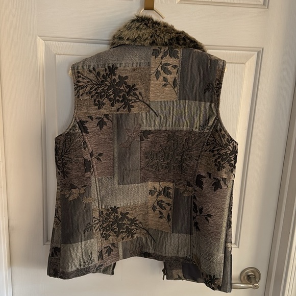 Coldwater Creek Women's Faux Fur (detachable) Collar Lined Patchwork Vest SZ M - Picture 3 of 7